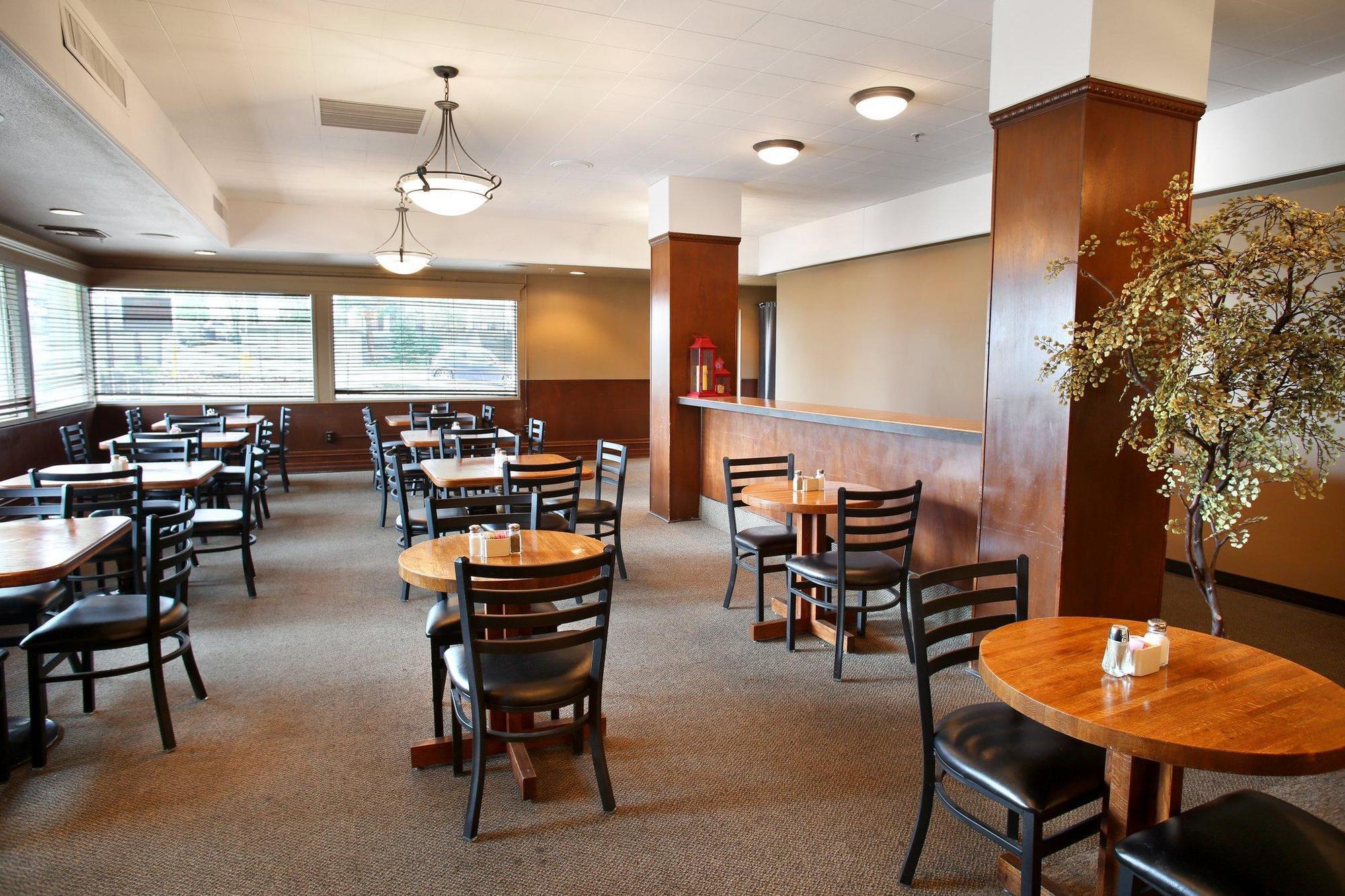 Red Lion Inn & Suites Olympia, Governor Hotel Екстериор снимка