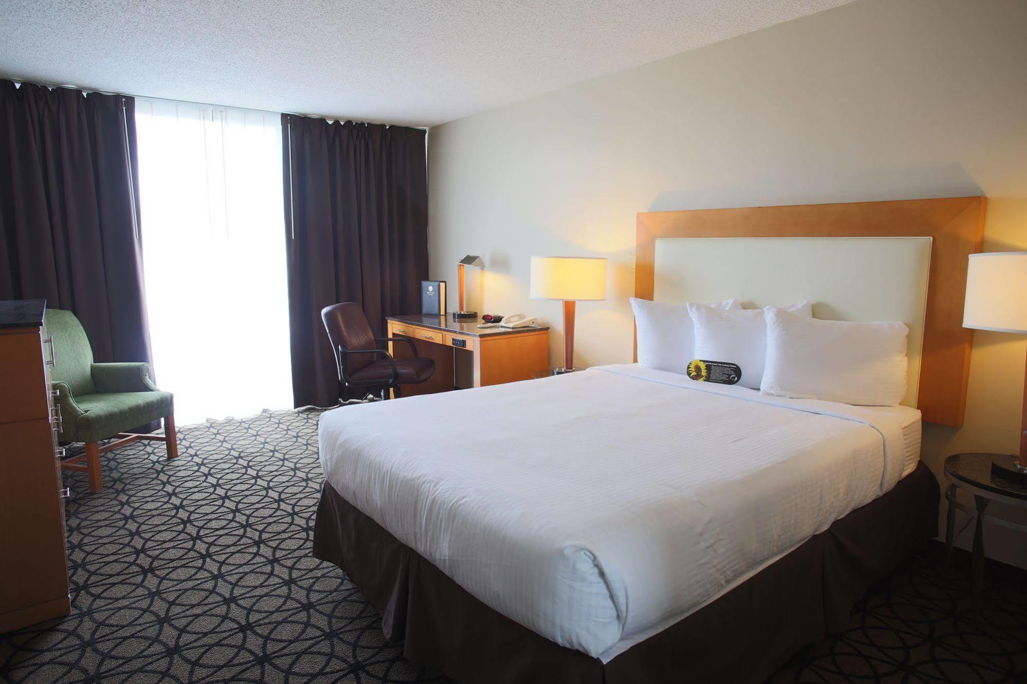 Red Lion Inn & Suites Olympia, Governor Hotel Екстериор снимка